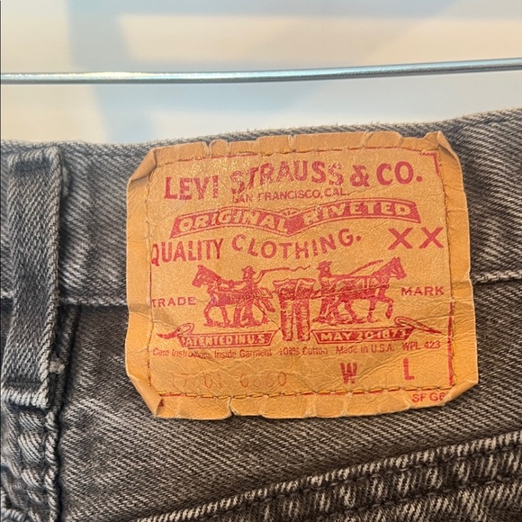 Levi’s Classic Black Women's Jeans - Picture 5 of 7